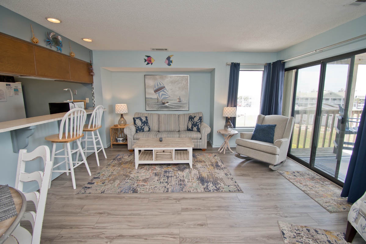 Queens Court 1201 | Photo 2