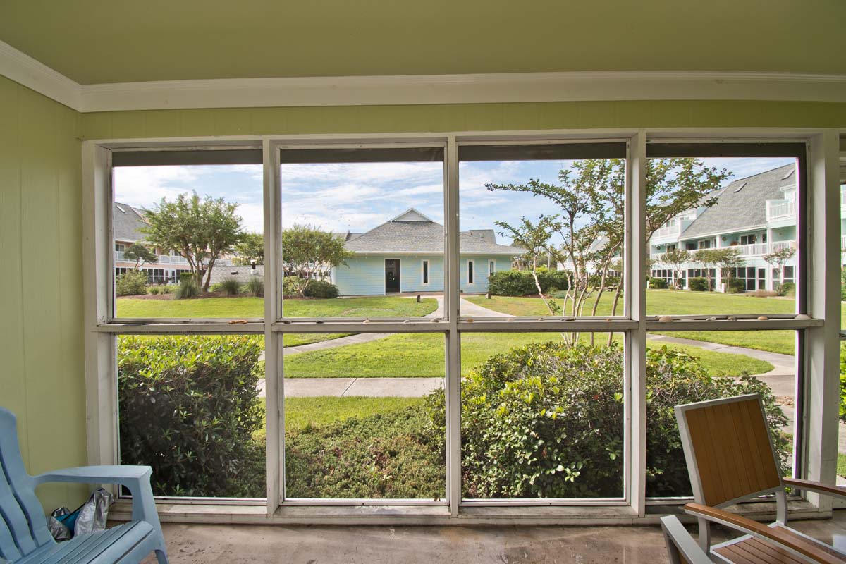 Screen Porch off Living Area