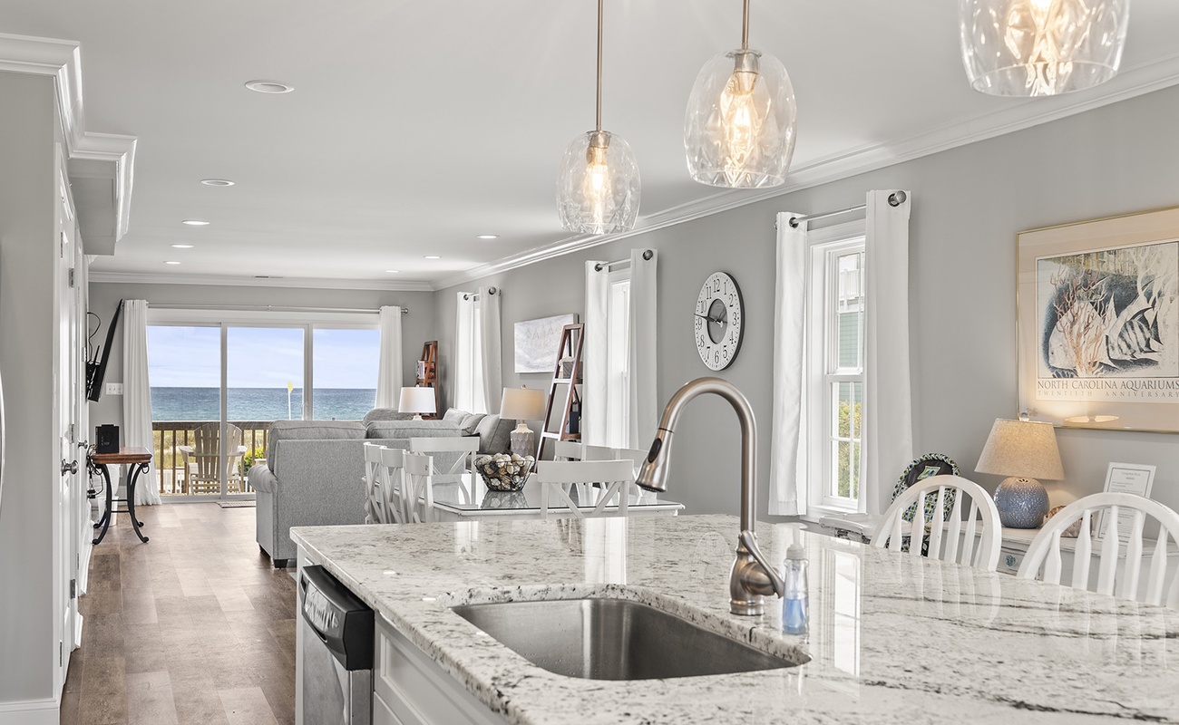 Susie's Ocean Retreat West (formerly Footprints West)