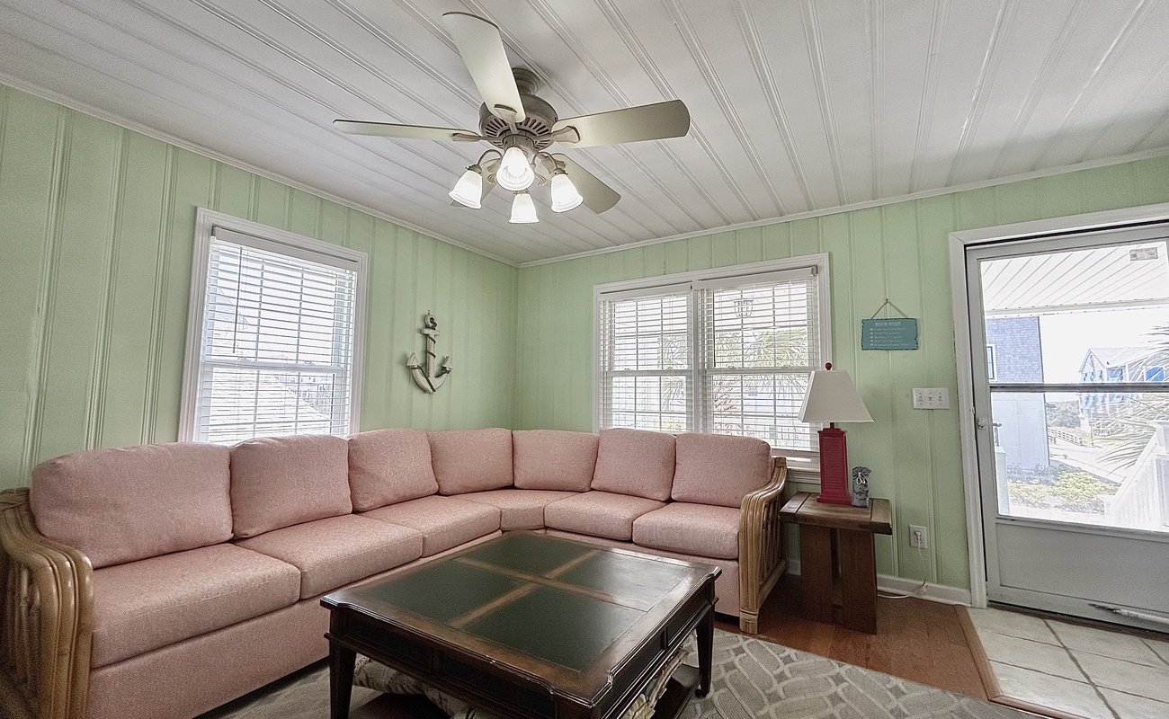 Beach Life Up | Photo 2