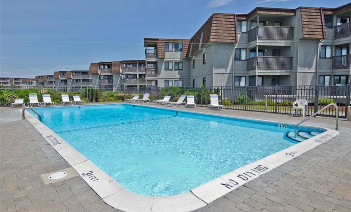 Community Outdoor Pool