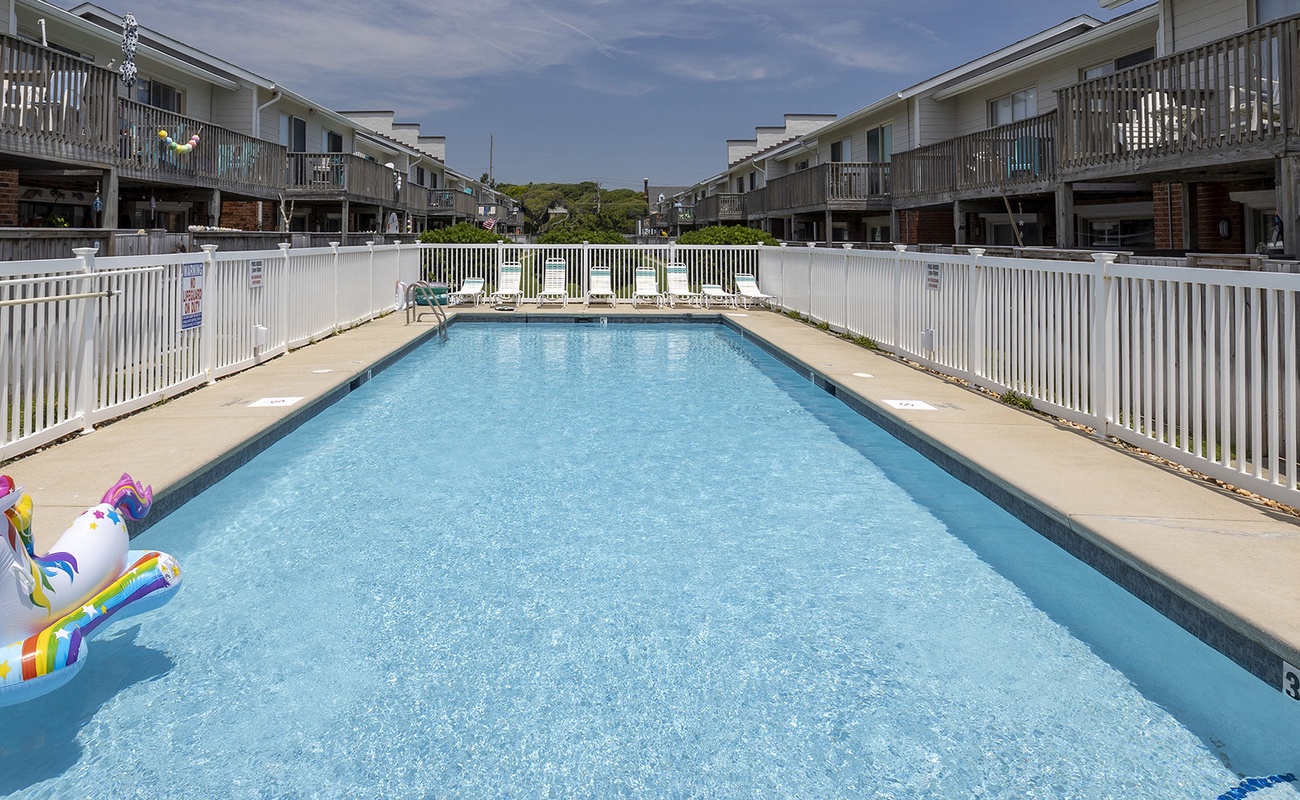 Community Outdoor Pool