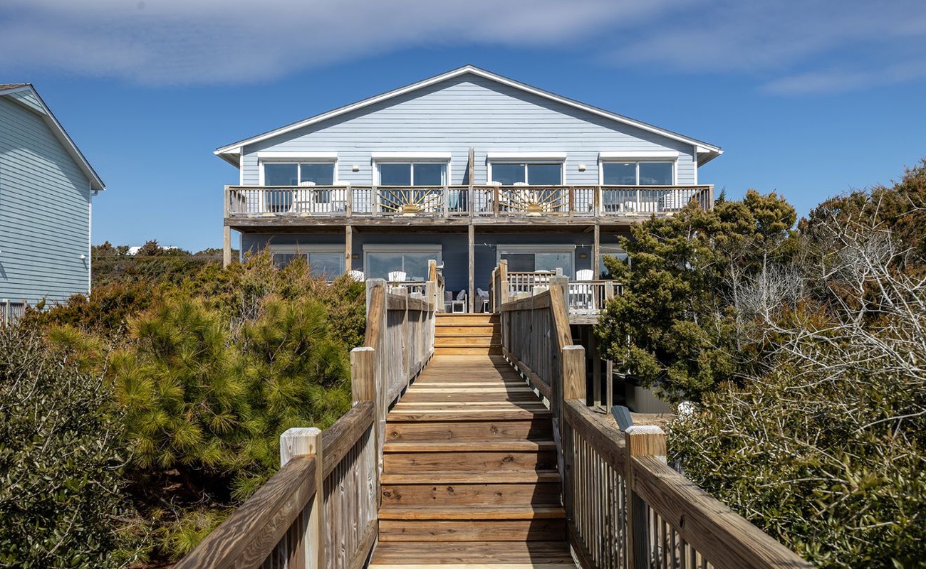 Oceanside of Angel's At The Pier