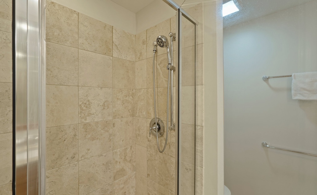 Primary En-Suite Bathroom