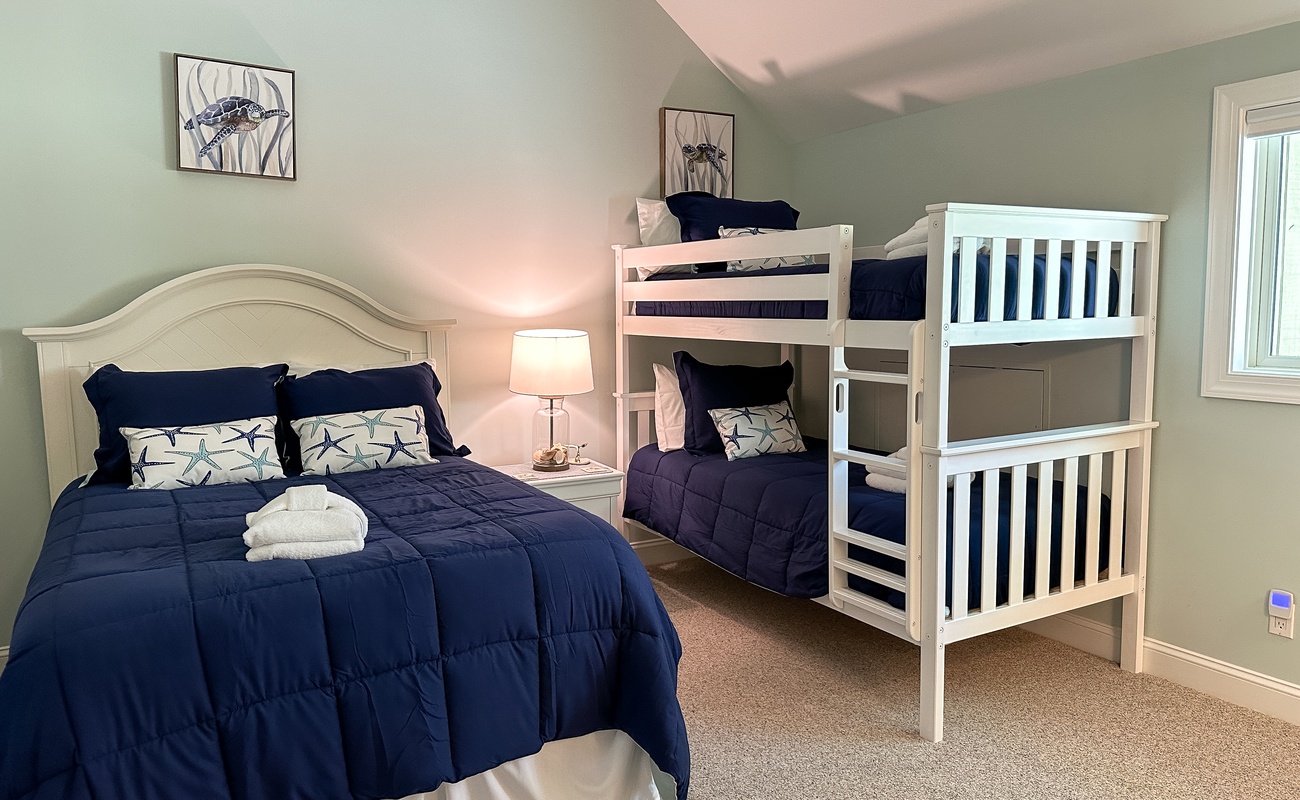 Upstairs Queen and Twin Bunk Room