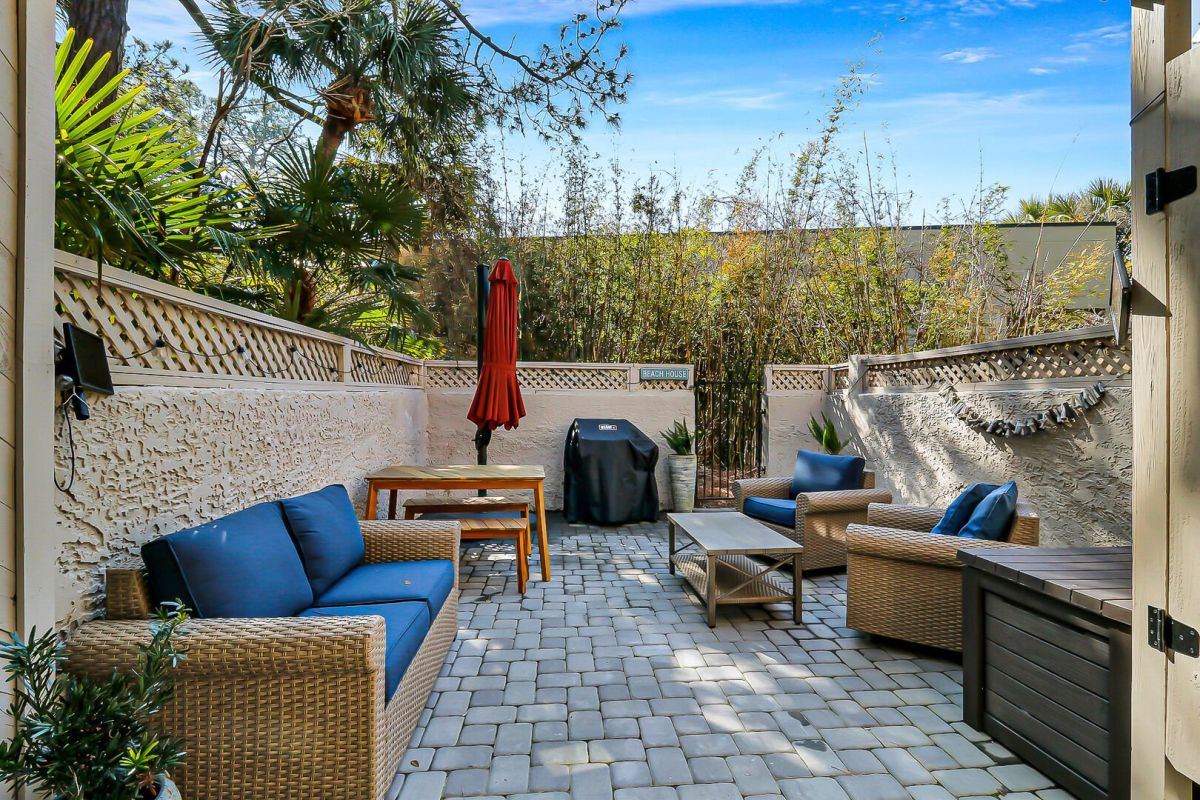 Private Patio with Grill