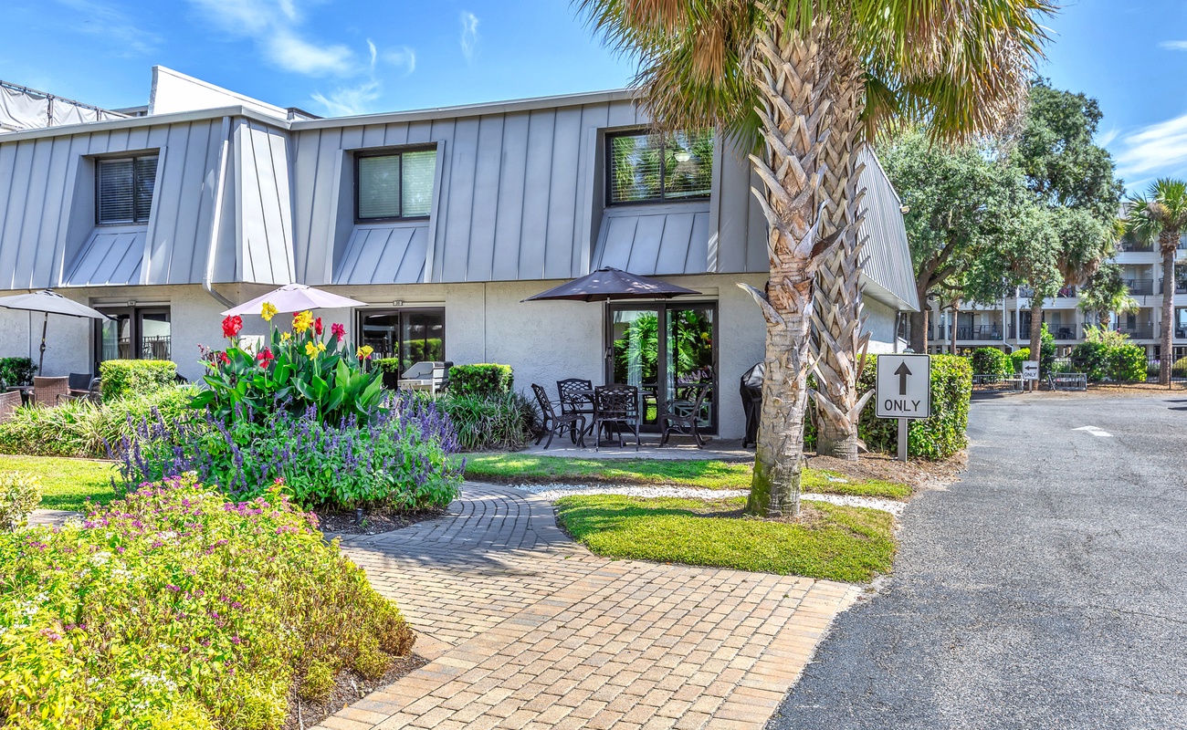 Private Patio with Grill