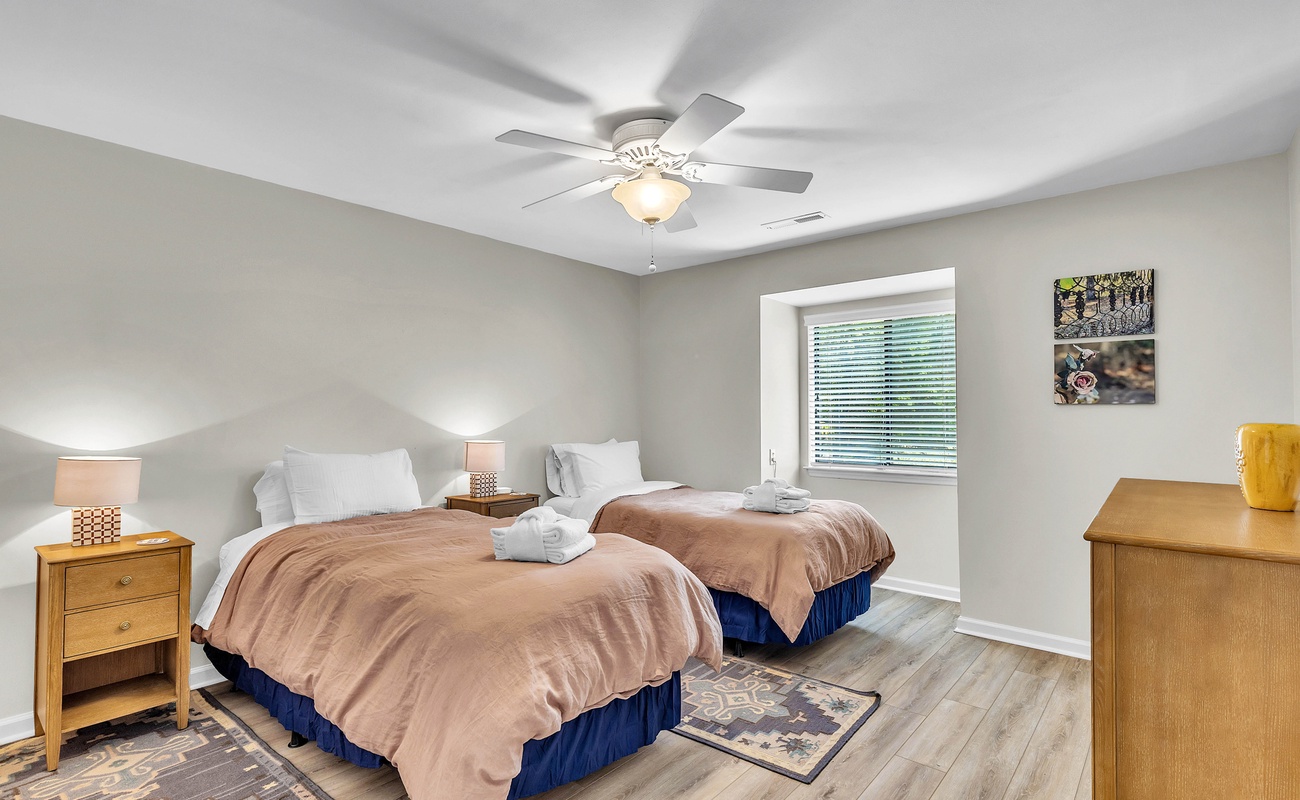 Guest Bedroom with Twin Beds