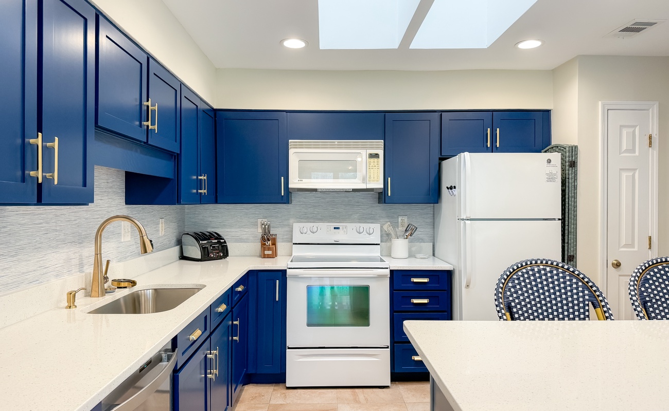 Kitchen with Large Breakfast bar