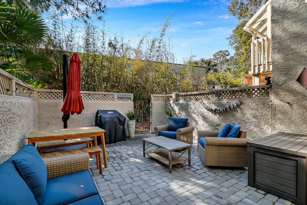 Private Patio with Grill