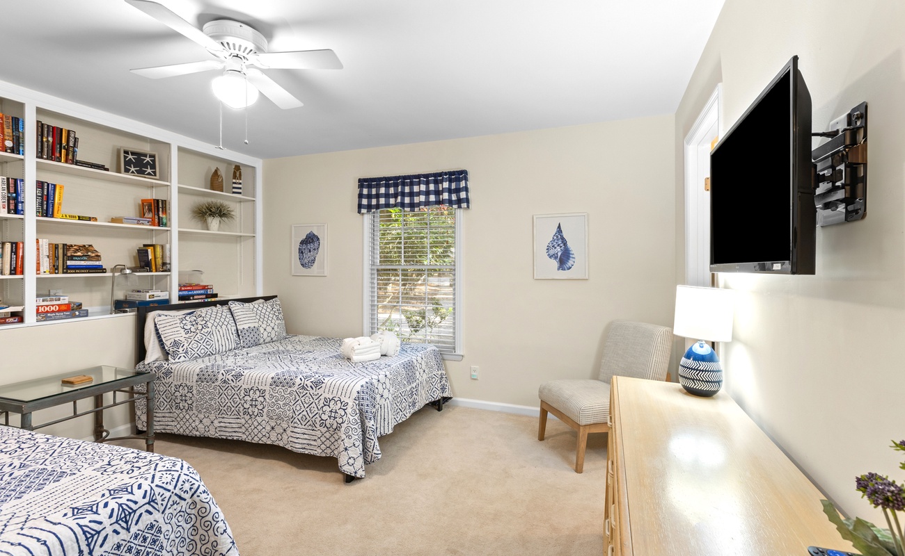 Guest Bedroom with Full Beds