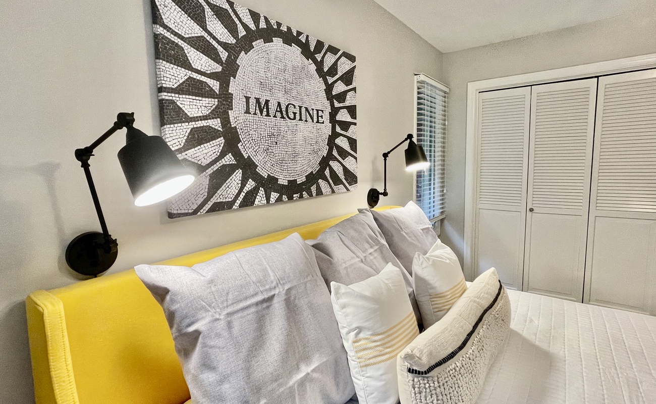 *Imagine* King Guest Room