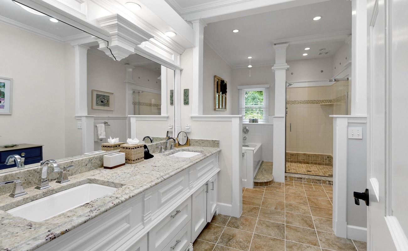 Primary Suite Bathroom