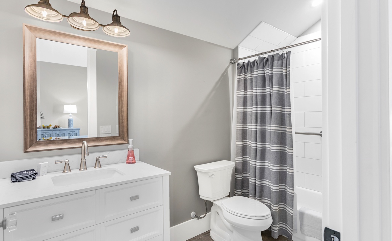 Guest En-Suite Bathroom