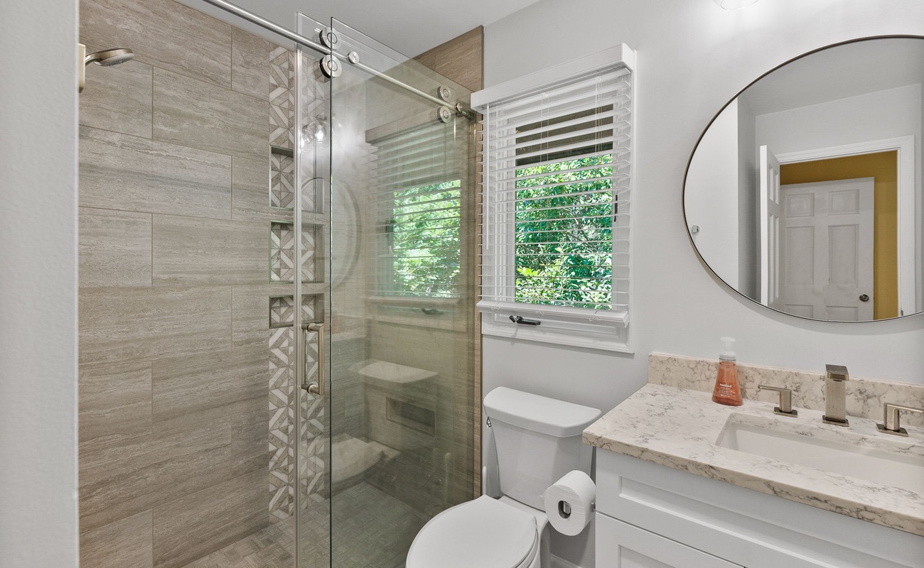 Double Twin and Full Room Bathroom