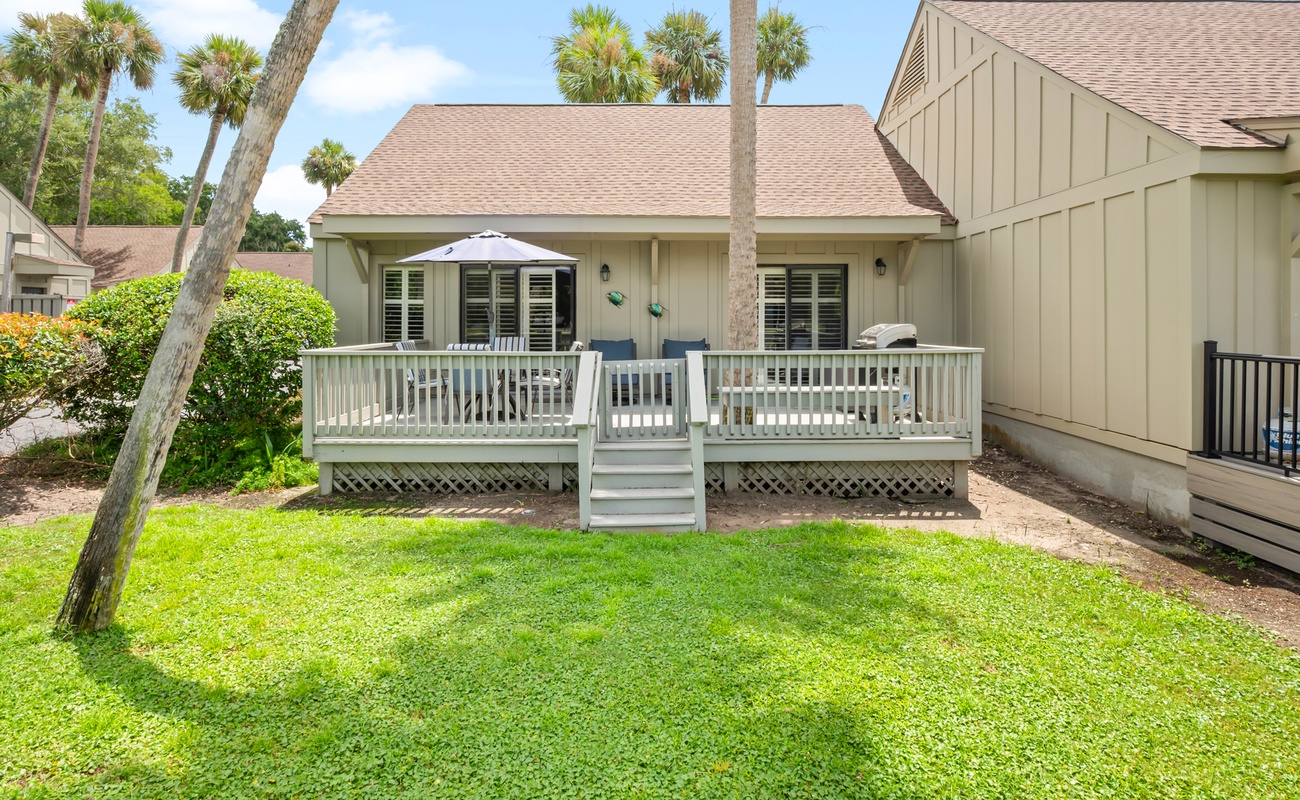 Private Porch Overlooking Lagoon with Grill