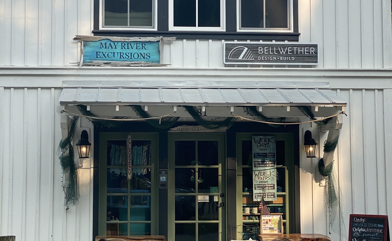 Retail Shops within Walking Distance