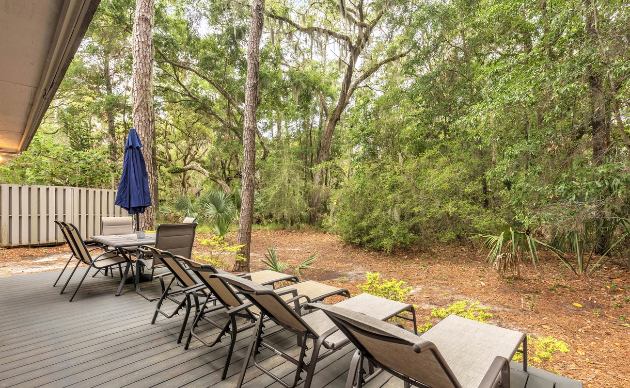 Private Patio with Propane Grill and Outdoor Dining