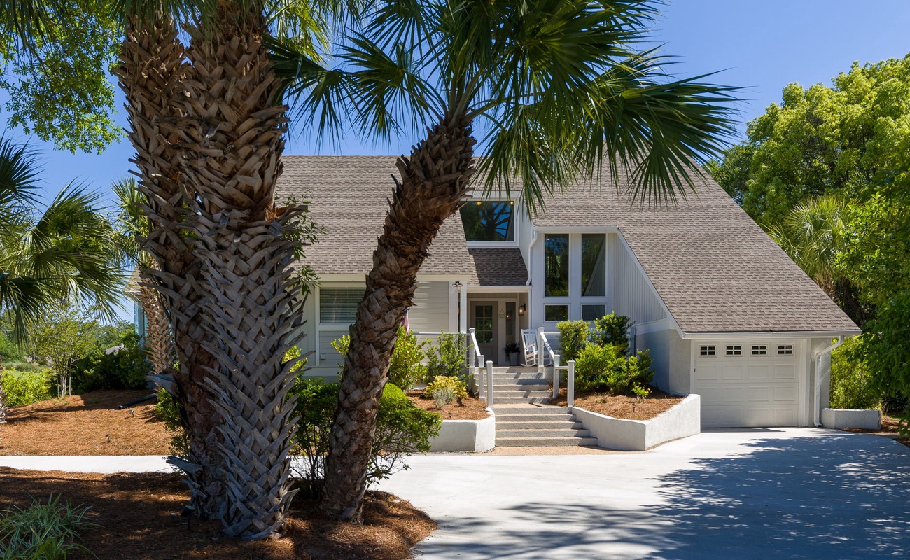 Front Exterior View and Driveway