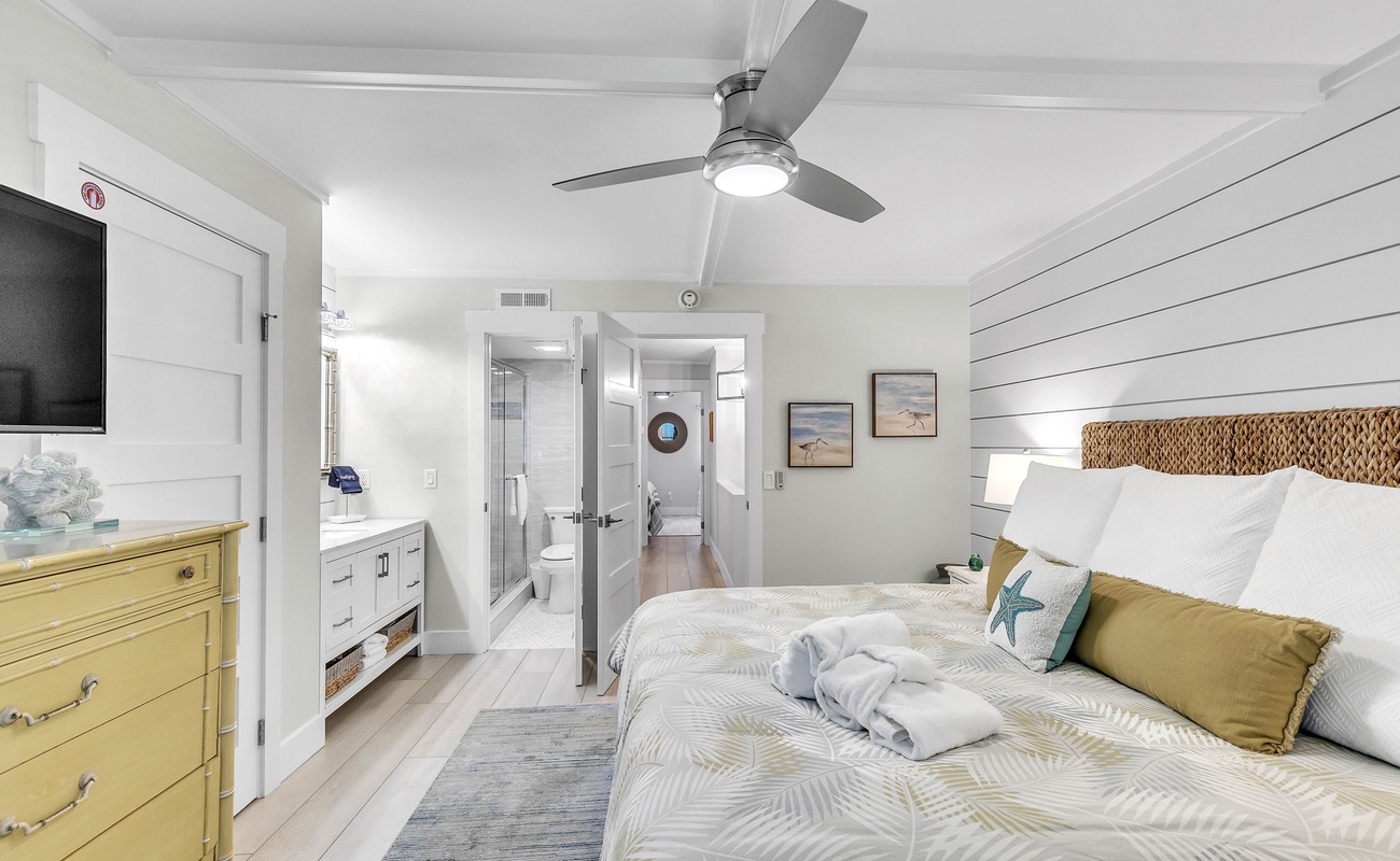 Primary Bedroom with King Bed and En-Suite Bathroom