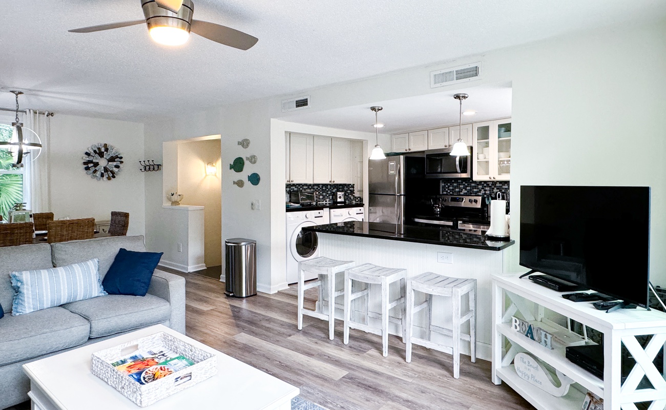 Living Area and Breakfast Bar