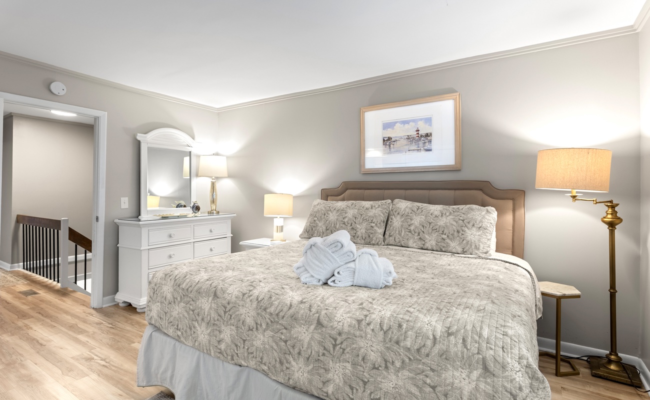 Primary Suite with King Bed and En-Suite Bathroom