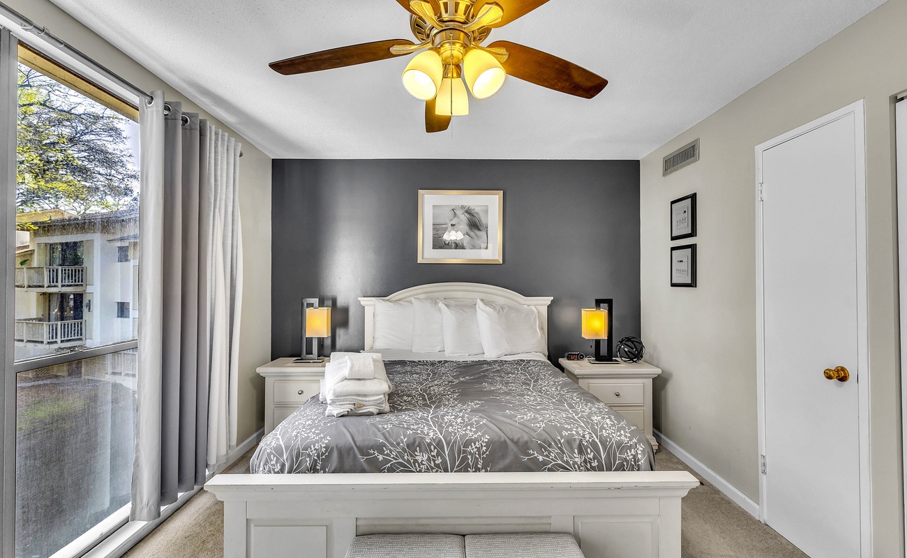 Primary Bedroom with Queen Bed