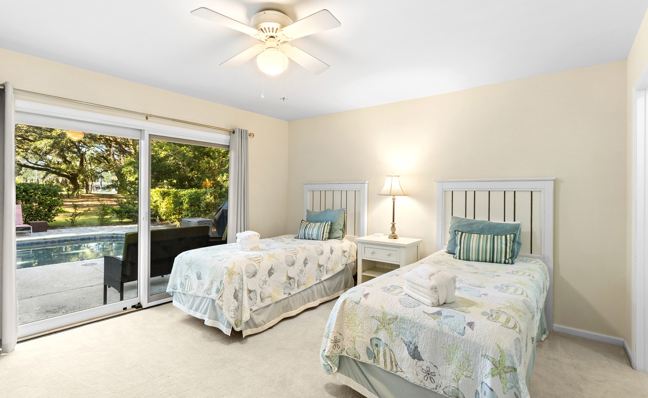 Guest Bedroom with Twin Beds