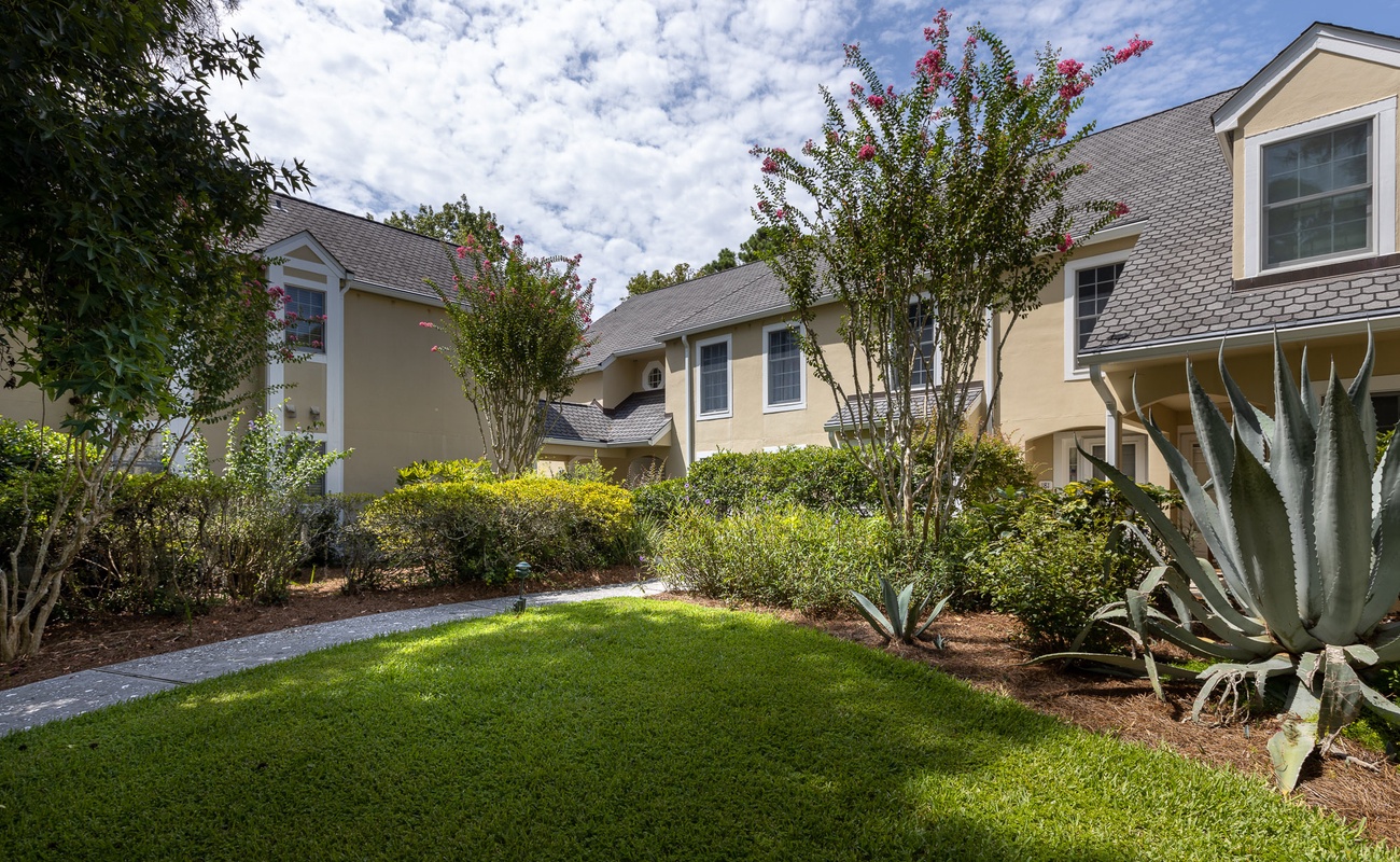 182 Evian | Photo 36