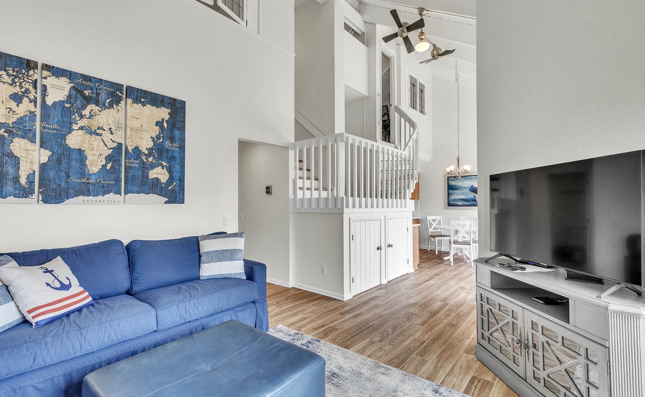 Open Living Space with Vaulted Ceilings