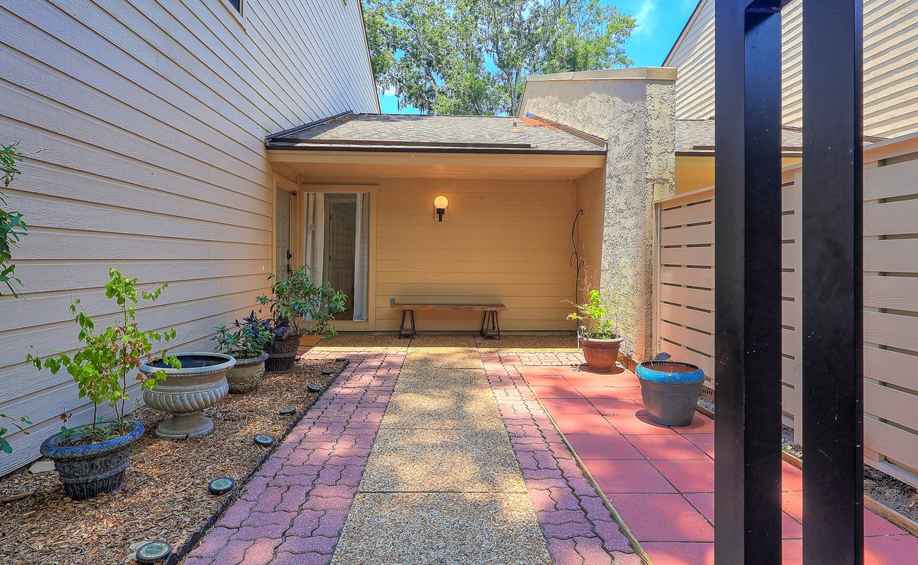 Front Courtyard with Outdoor Shower 
