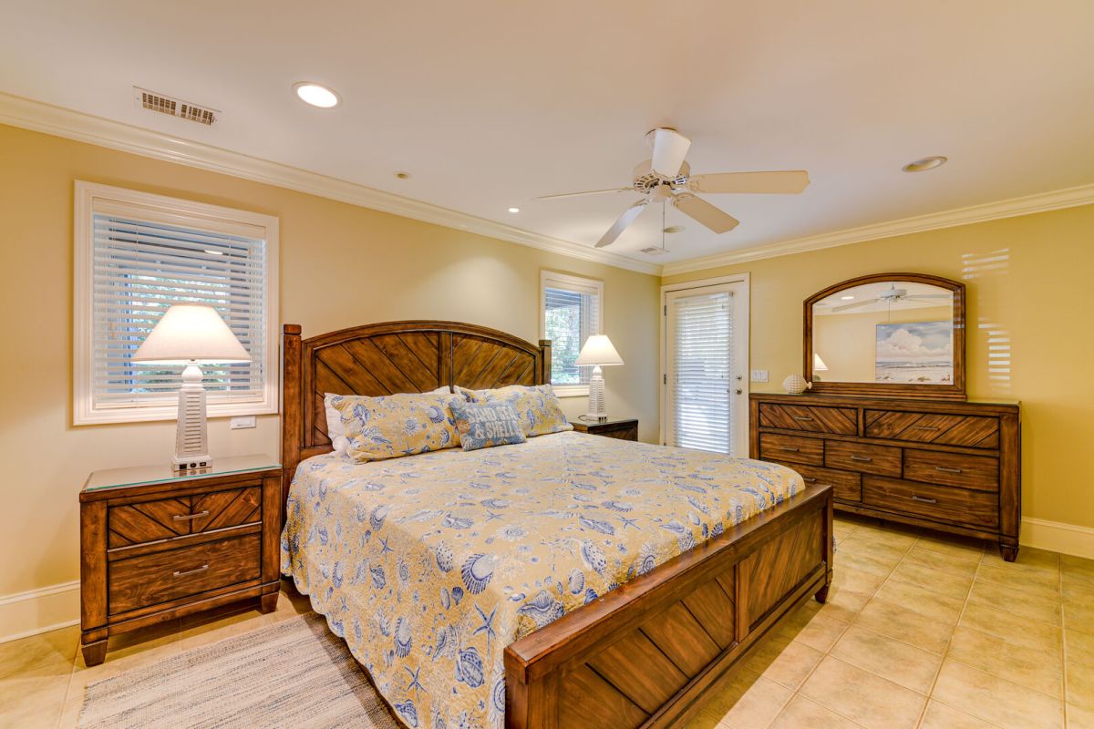 First Floor King Bedroom