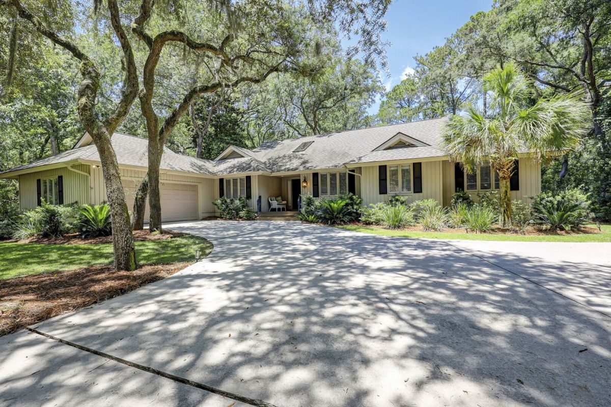 Plenty of parking in the driveway