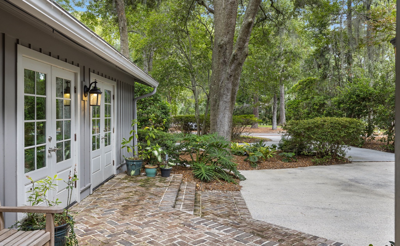 Driveway with Parking for 4 Vehicles