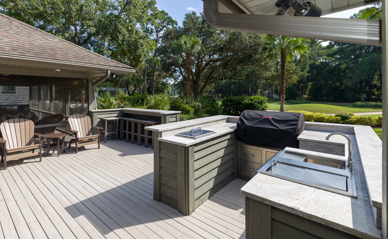 Deck with Outdoor Kitchen