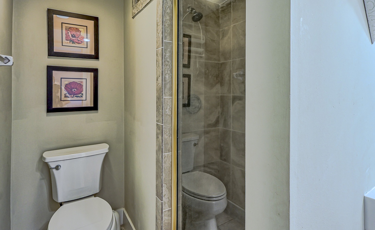 Primary Suite Bathroom