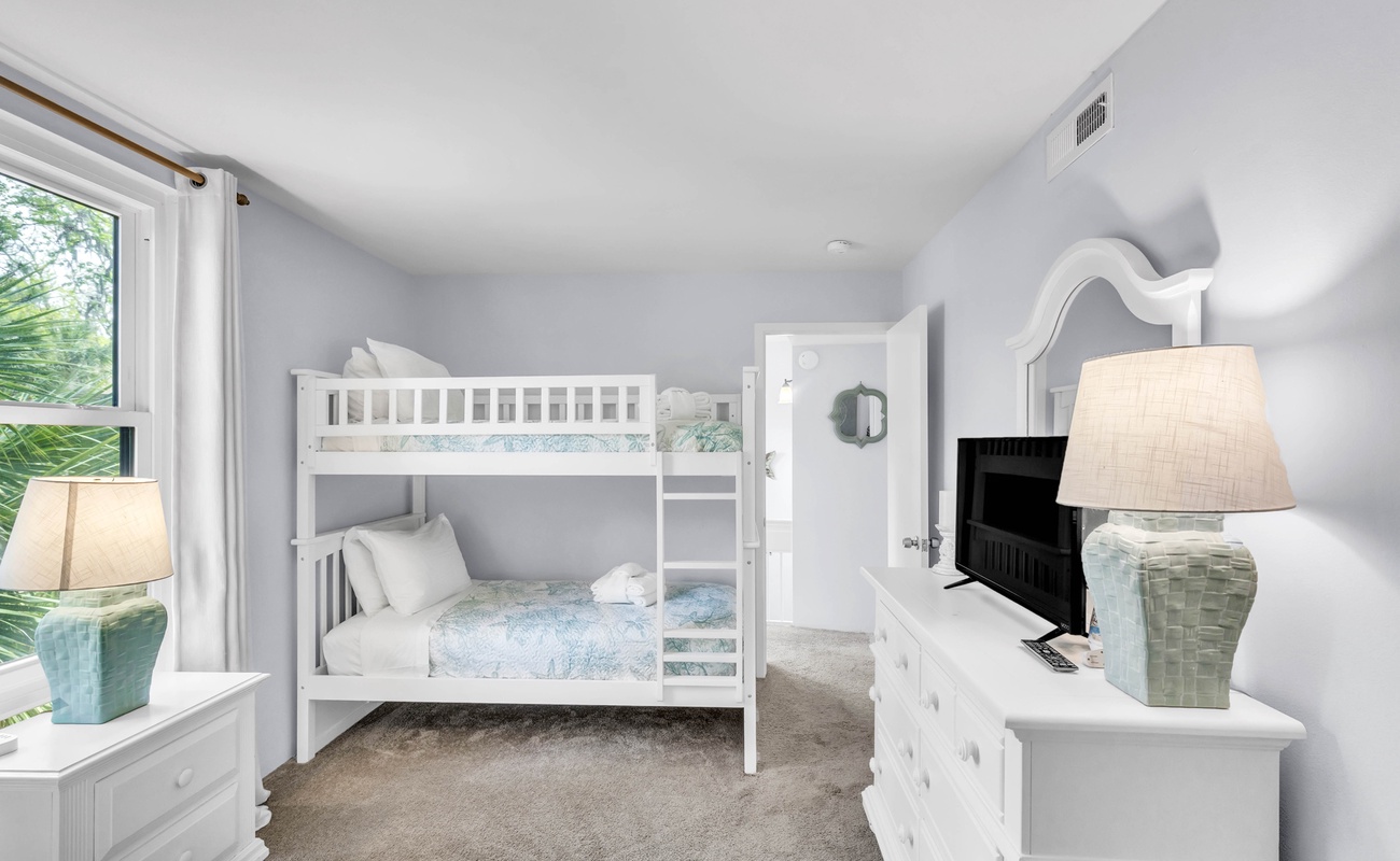 Guest Bedroom with Twin Bunk & Full Bed