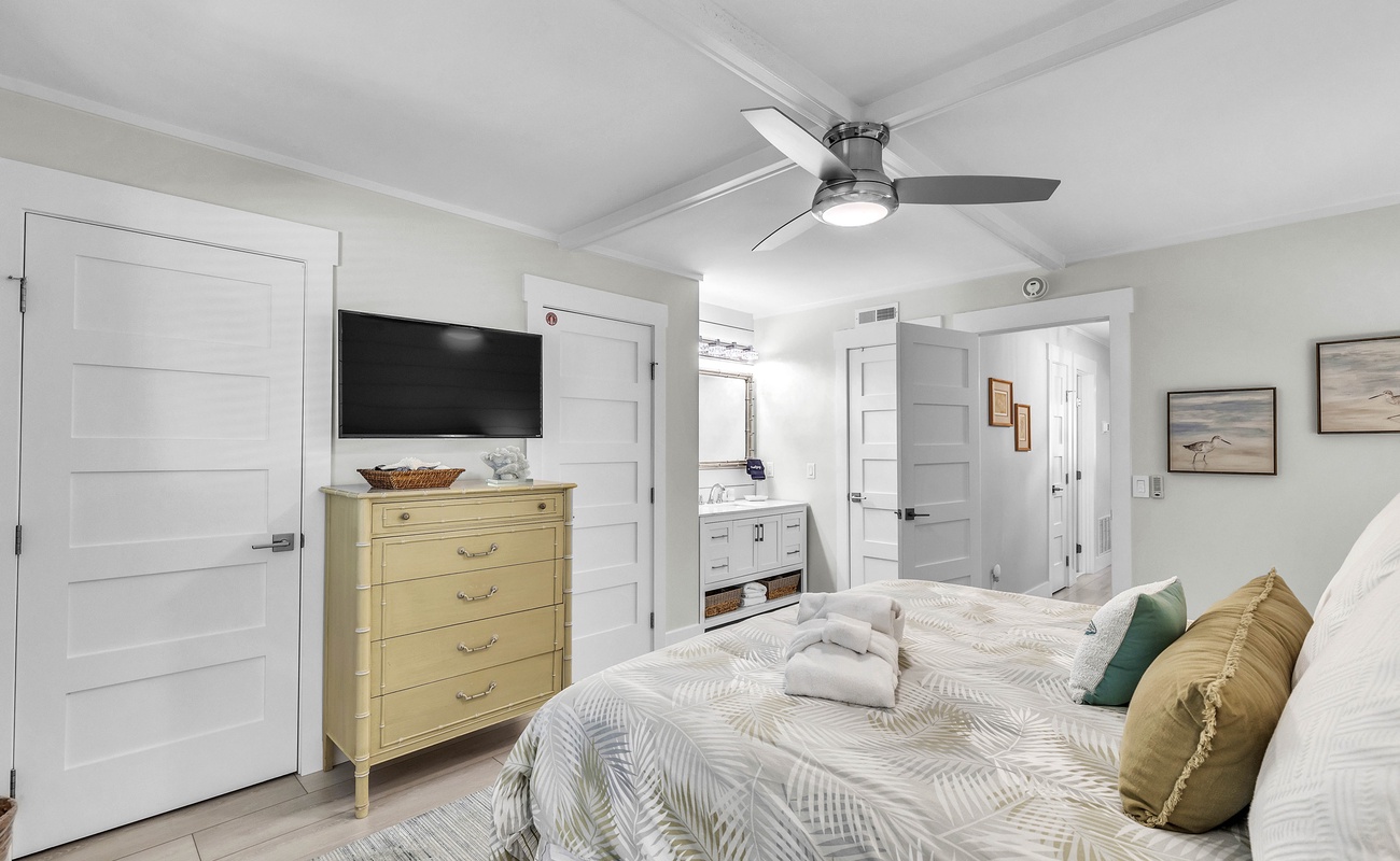 Primary Bedroom with King Bed and En-Suite Bathroom