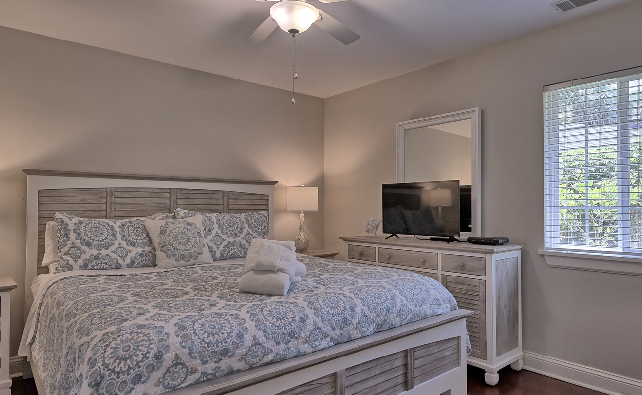 Guest King Bedroom