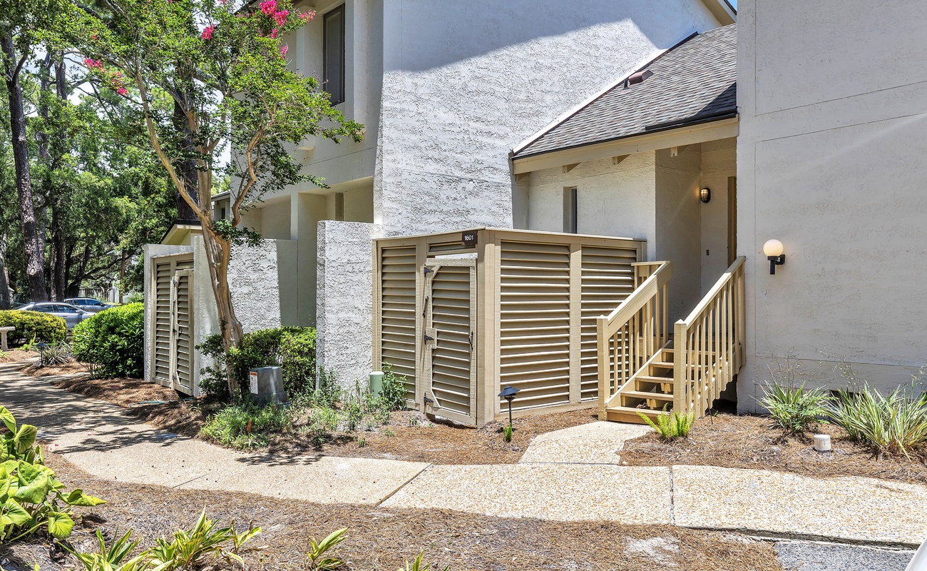 Exterior Entrance to Villa