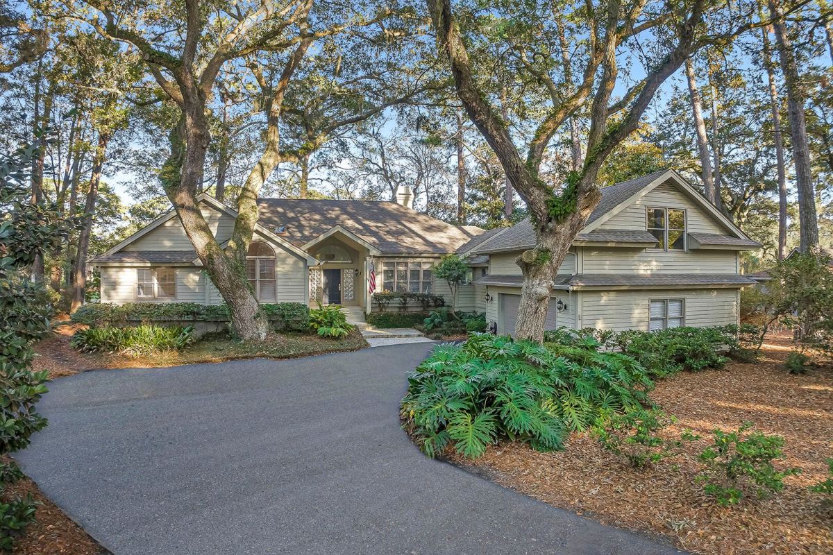 Welcome to 11 Willow Oak Road!