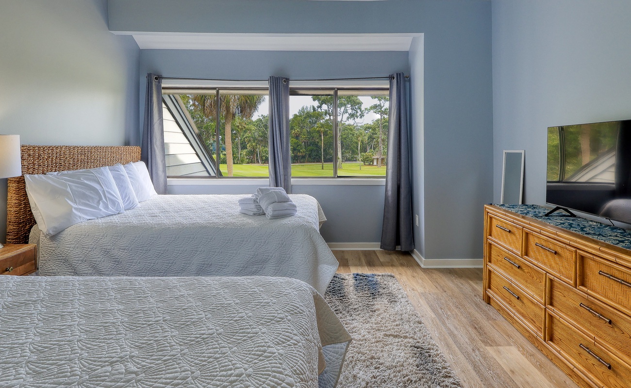 Double Queen Suite with Golf Course Views