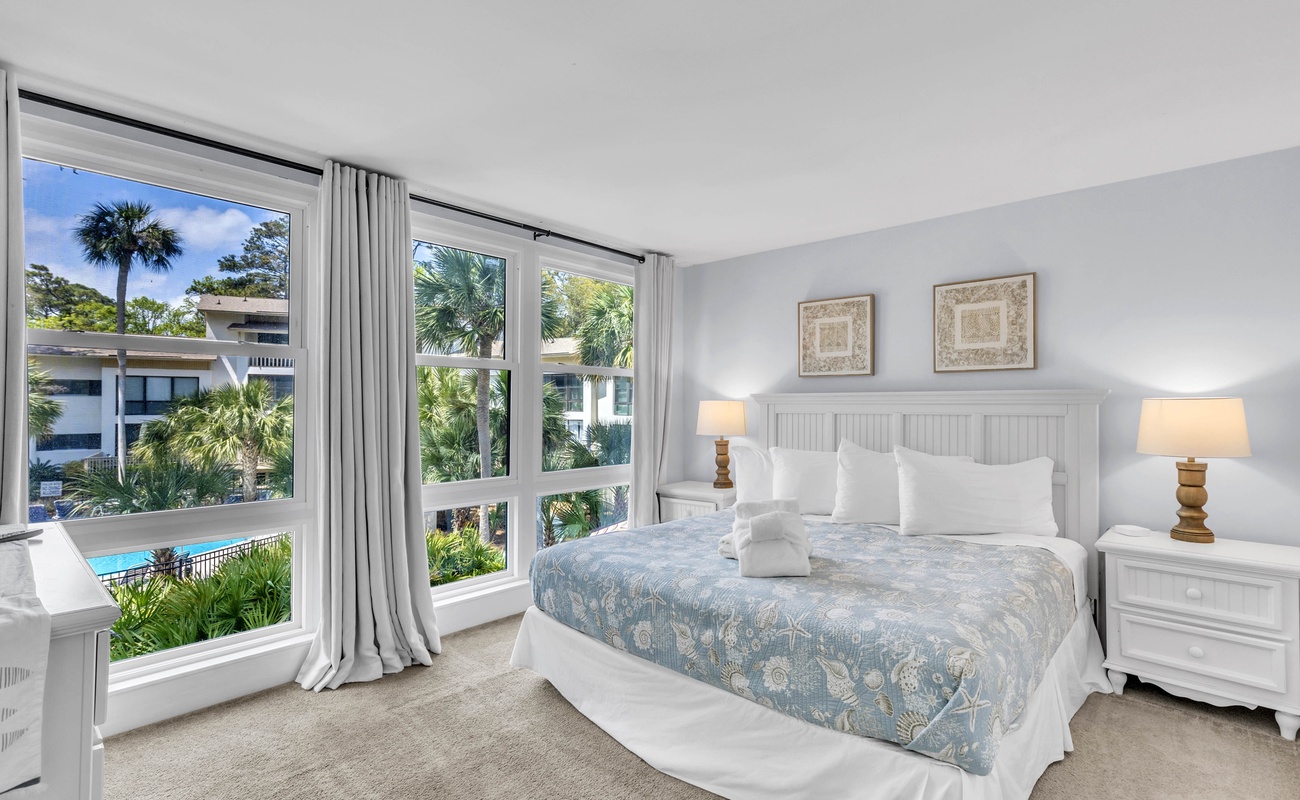 Primary Suite with King Bed and En-Suite Bathroom