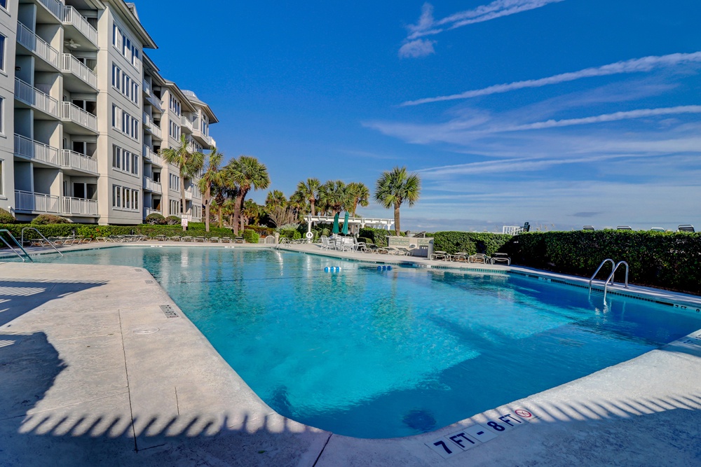 Oceanfront pool 2