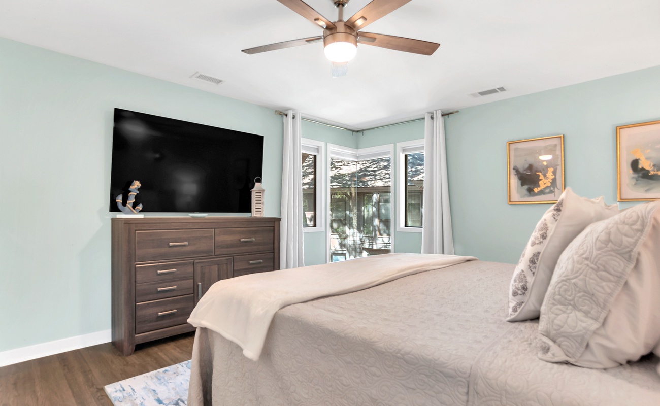 Primary Suite with King Bed and En-Suite Bathroom