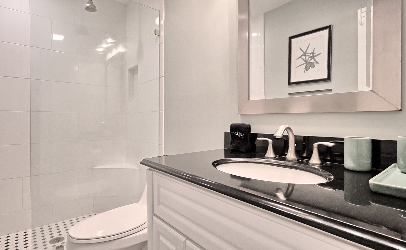 Primary Suite Bathroom