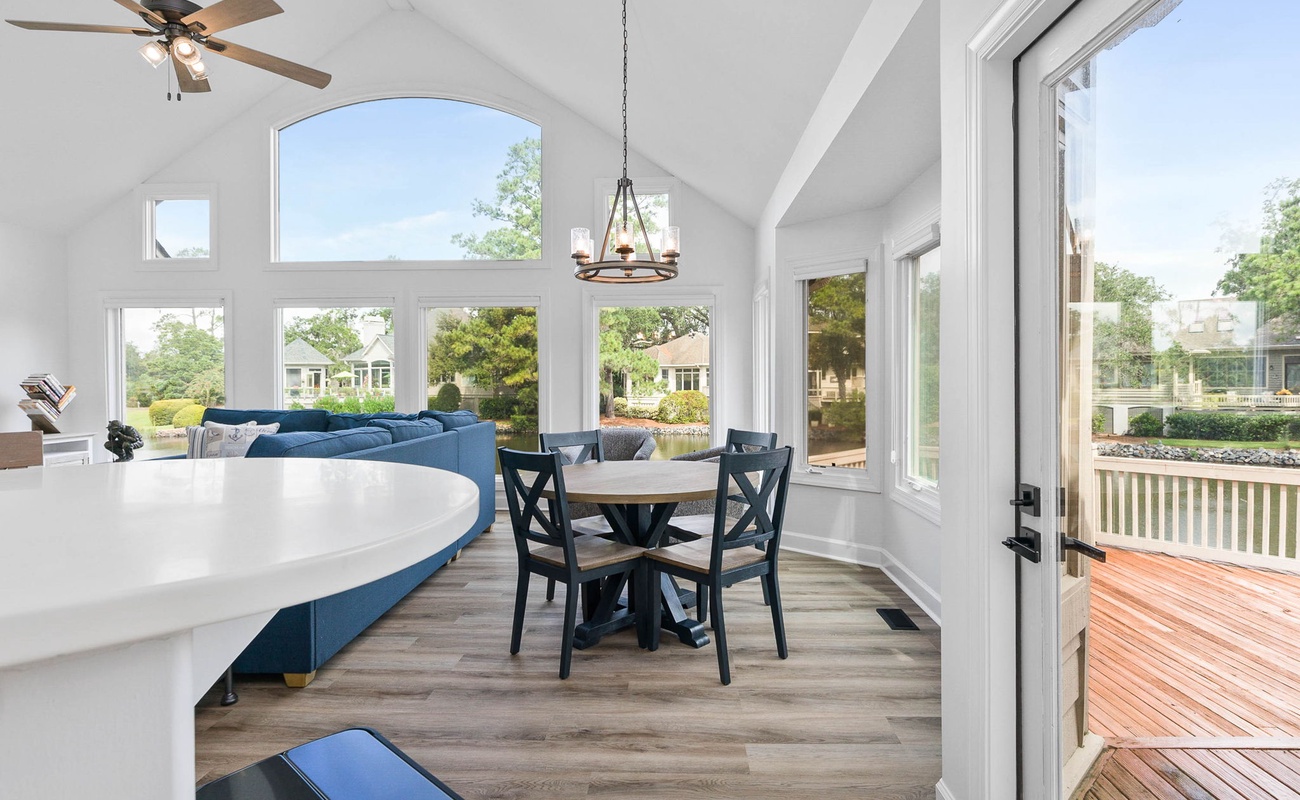 Living Area and Breakfast Table