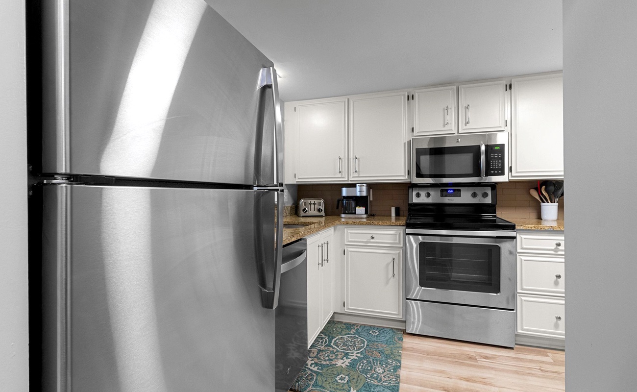 Updated Kitchen with Granite Countertops!