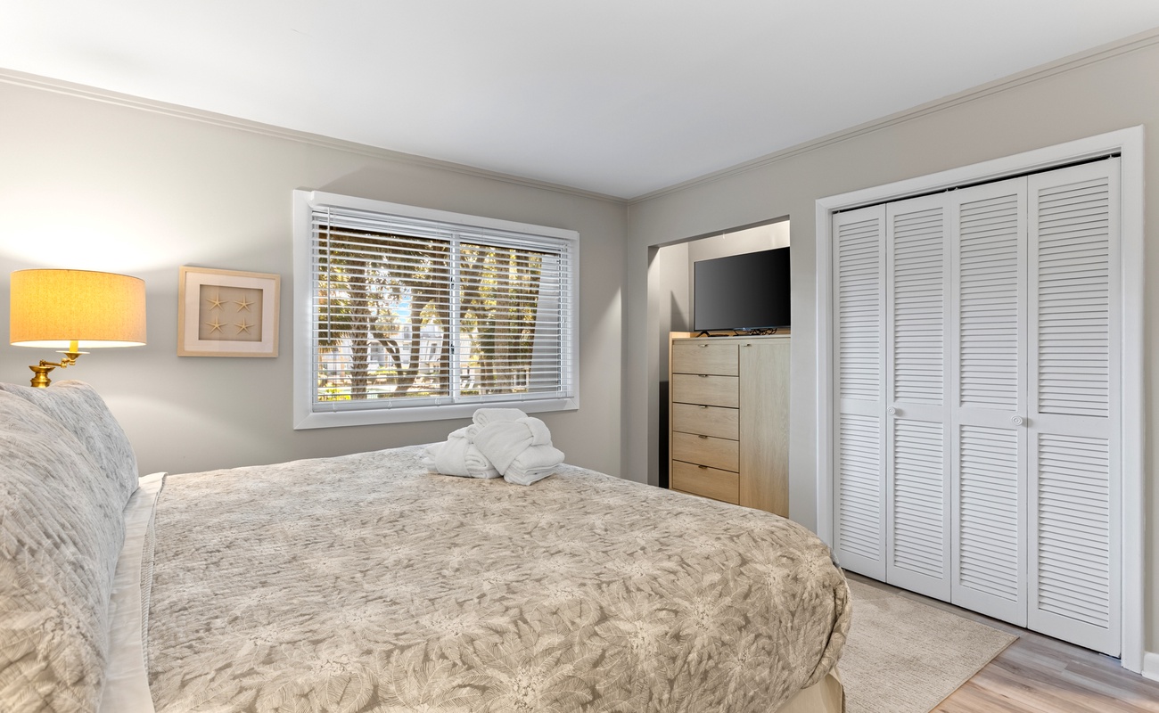 Primary Suite with King Bed and En-Suite Bathroom