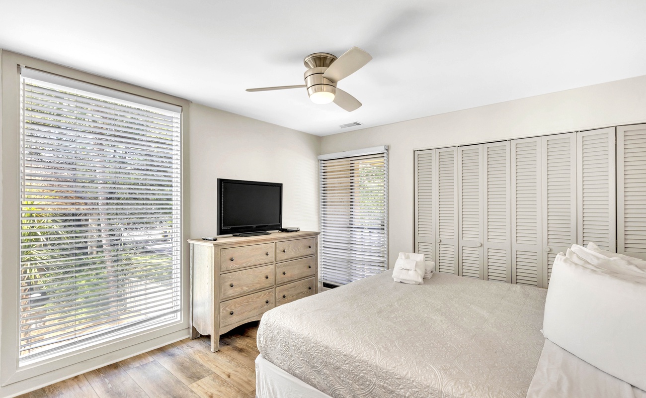 Guest Bedroom with King Bed and En-Suite Bathroom